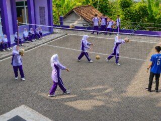 Lapangan Olahraga & Area Aktivitas